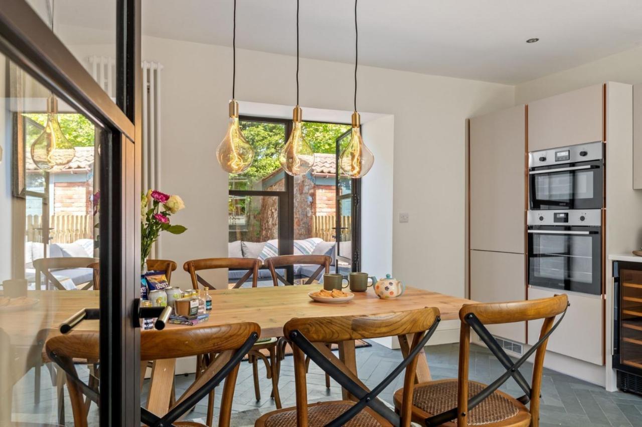 Teacher'S Cottage Оксвич Экстерьер фото